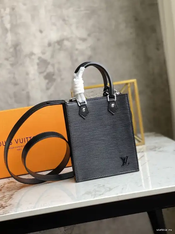 WIS VUITTON LOUIS PETIT PLAT SAC 0610